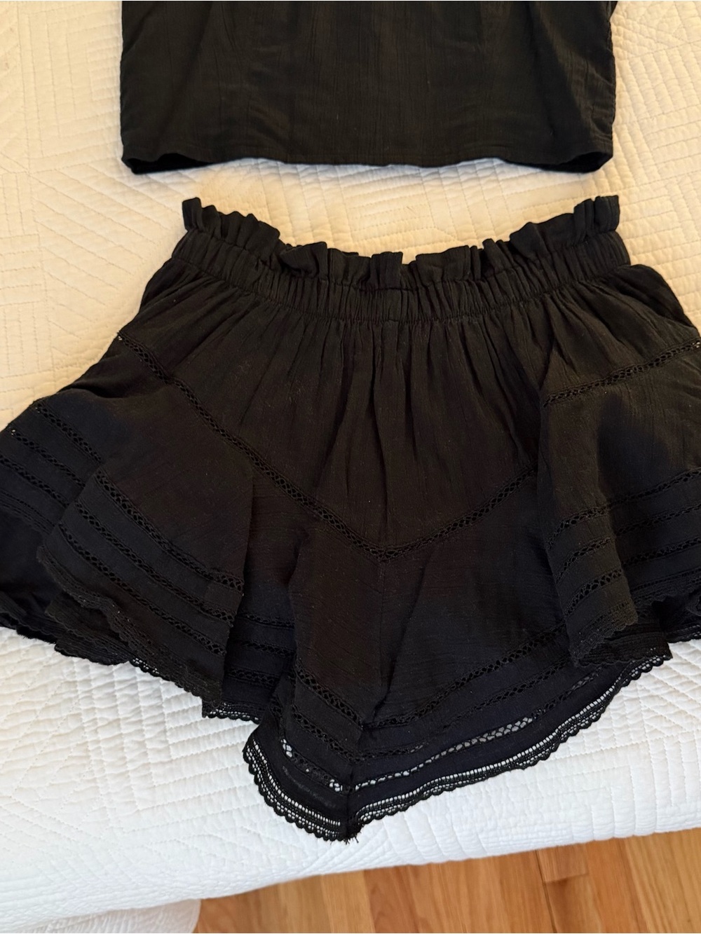Cropped Tank & Ruffled Shorts Set - Picture 2 of 7